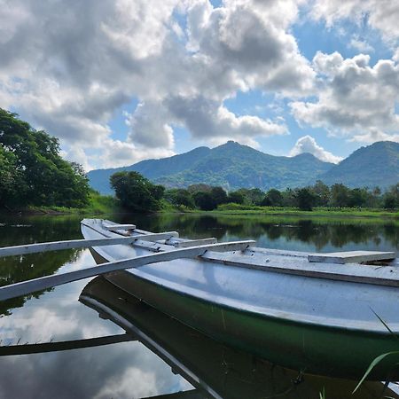 Samabe Lake دامبولا المظهر الخارجي الصورة