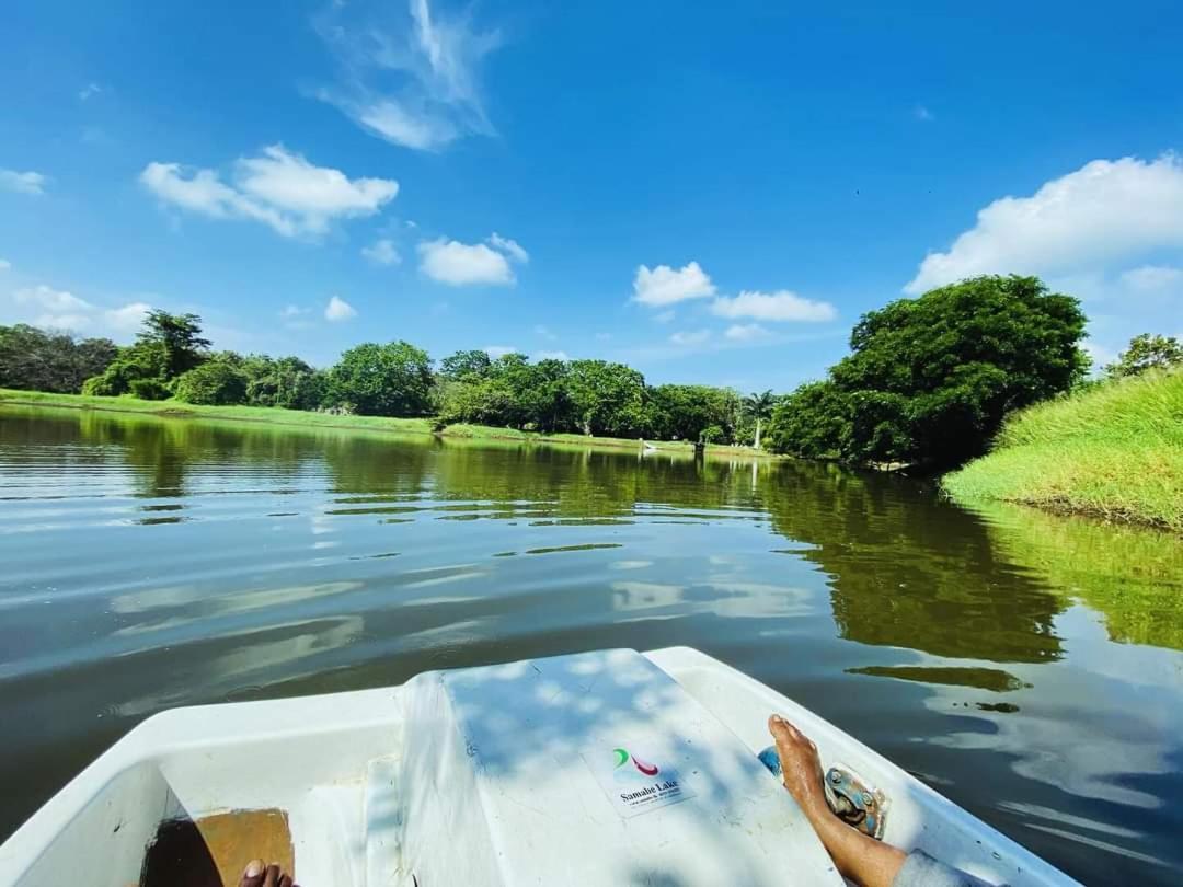 Samabe Lake دامبولا المظهر الخارجي الصورة